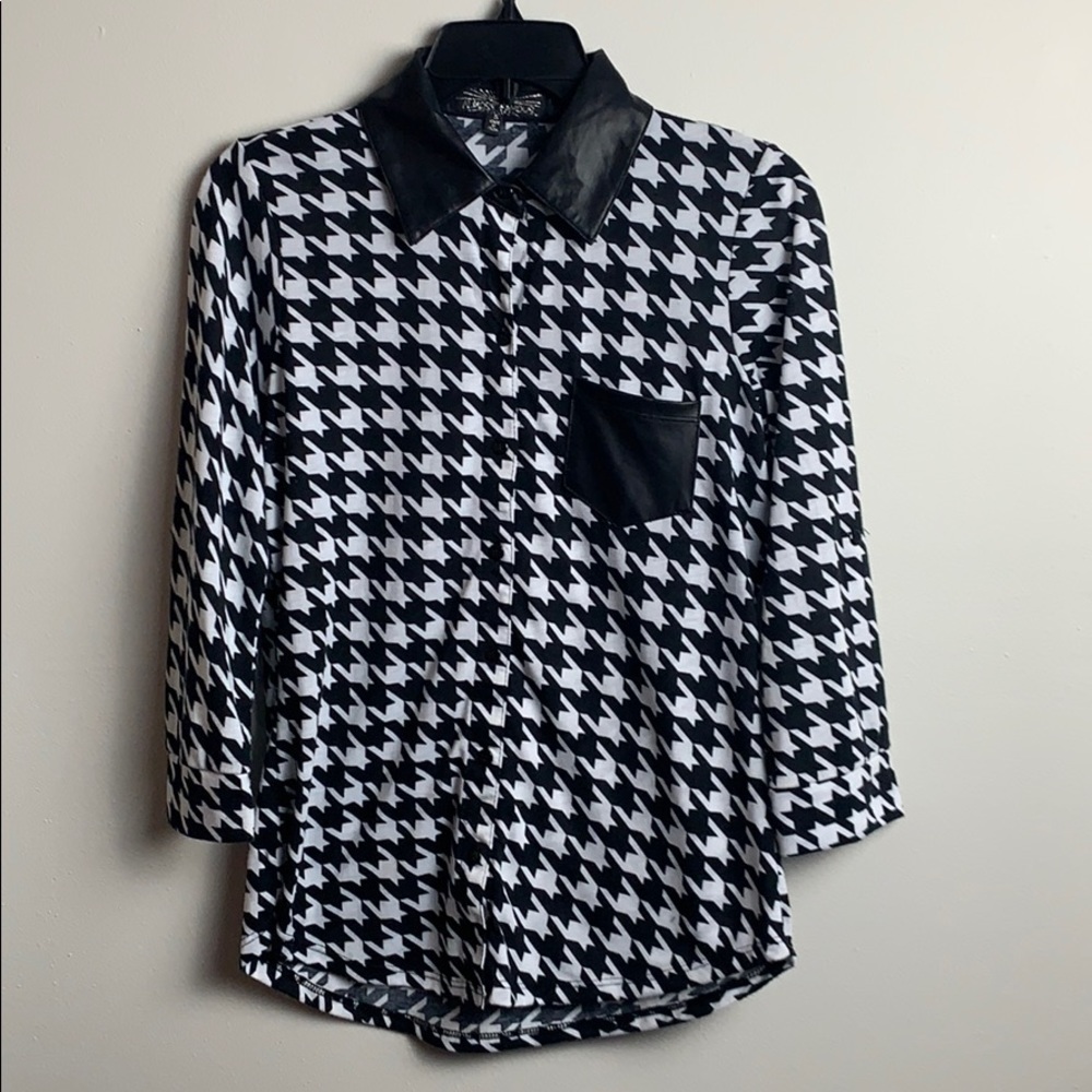 Almost Famous black/white top 🧡